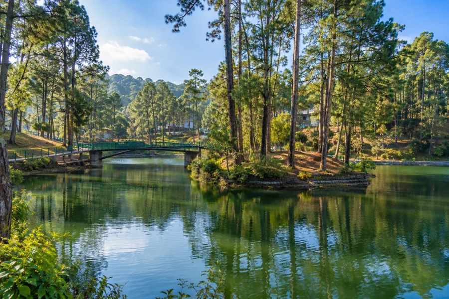 Lansdowne scenery for group road-trip planning