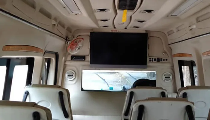 13 Seater Tempo Traveller