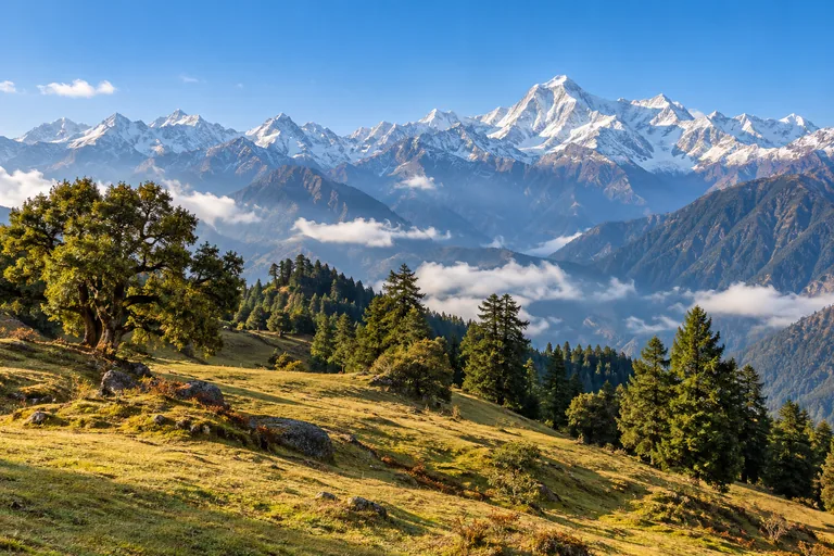 Auli destination travel illustration