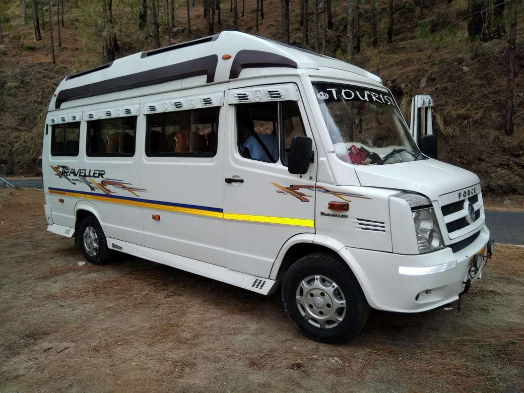 tempo traveller price per km